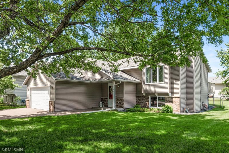 6004 68th Ave N, Brooklyn Park, MN 55429