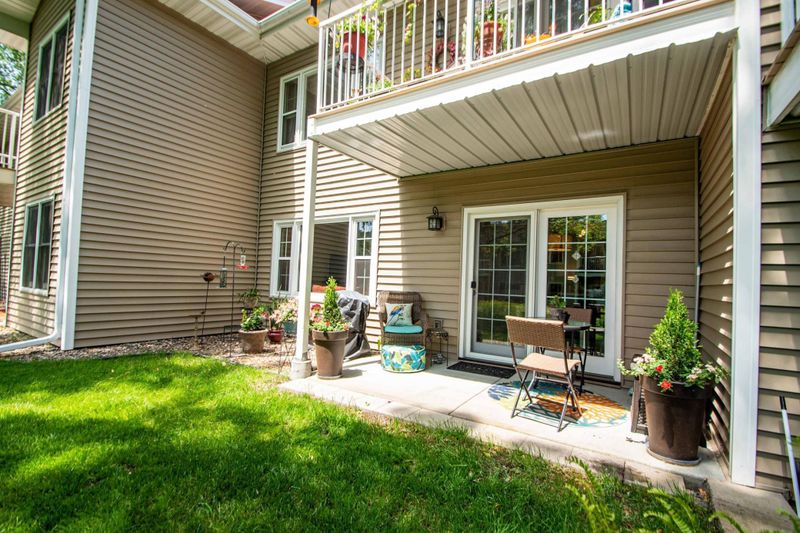 1801 12 County Road E Rd E, White Bear Lake, MN 55110