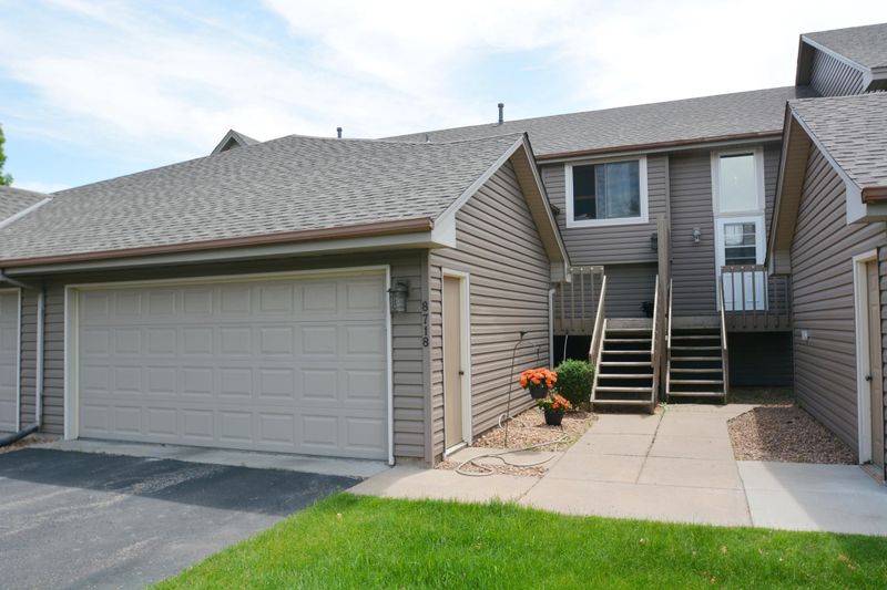 8718 Cottonwood Ln N, Maple Grove, MN 55369