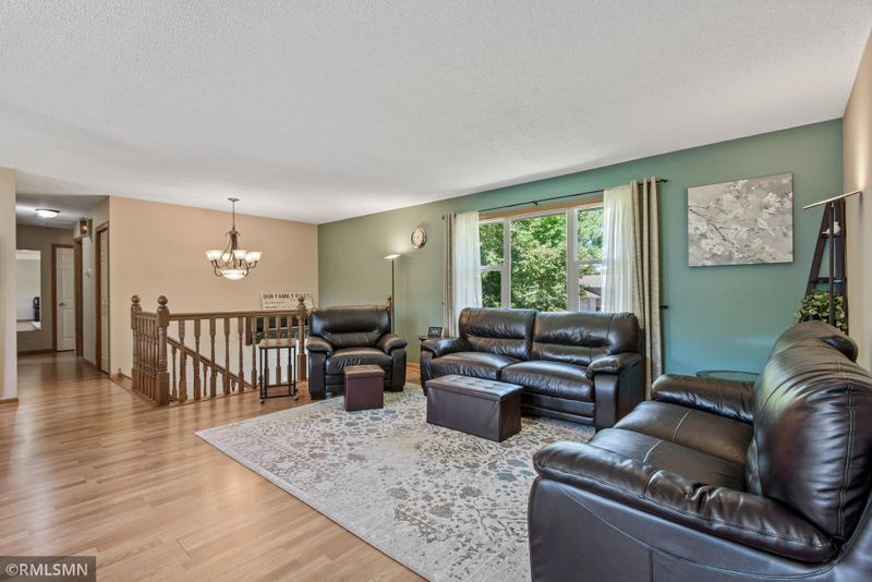 12316 24th Ave S, Burnsville, MN 55337