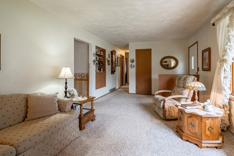 369 13th St NE, Owatonna, MN 55060