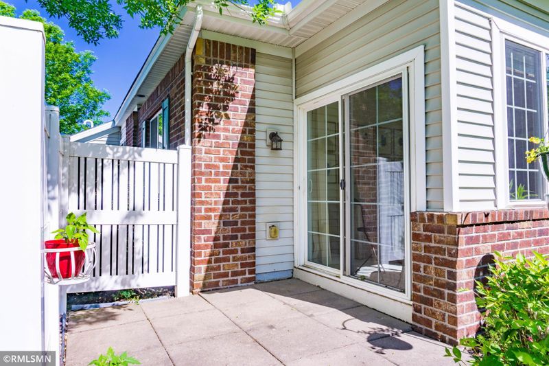 2019 Stahlke Way, Chaska, MN 55318