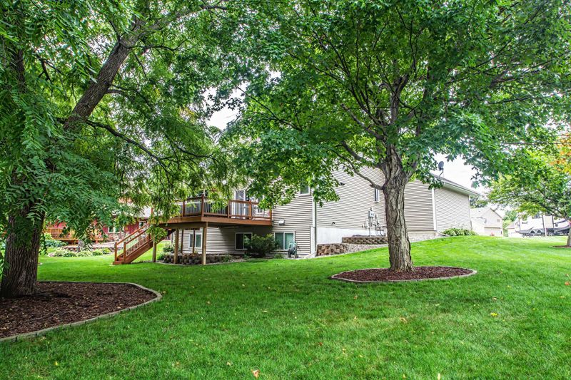 1351 Pond Cir, Waconia, MN 55387