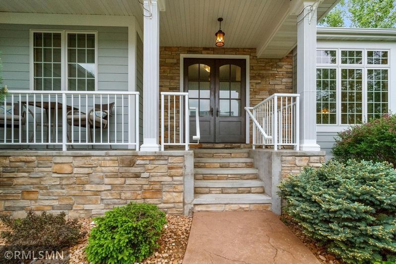 6365 Red Fox Rd, Lino Lakes, MN 55014