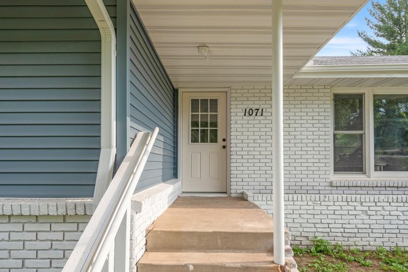 1071 Cullen Ave, Mendota Heights, MN 55120