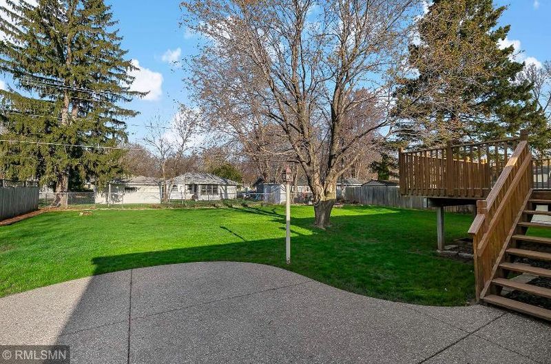 108 Hayes Rd, Apple Valley, MN 55124