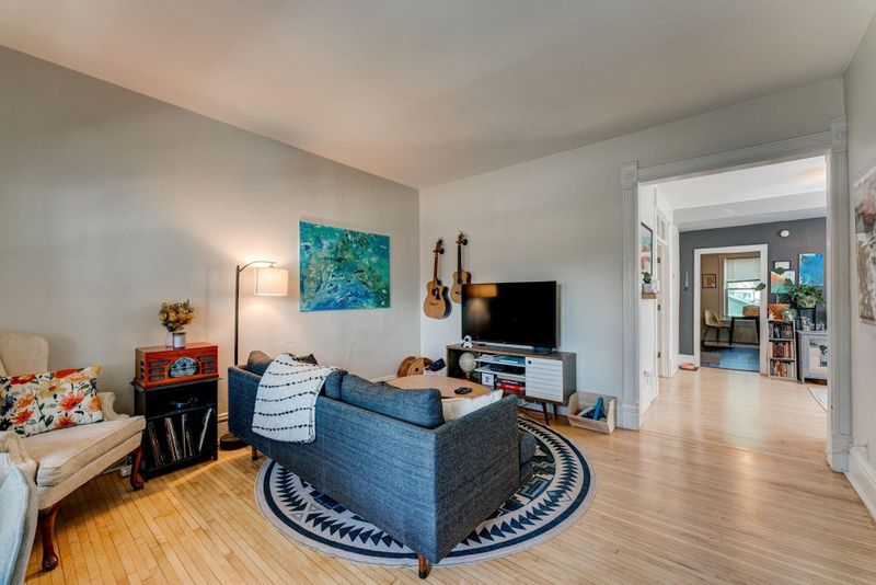 929 Magnolia Ave E, Saint Paul, MN 55106