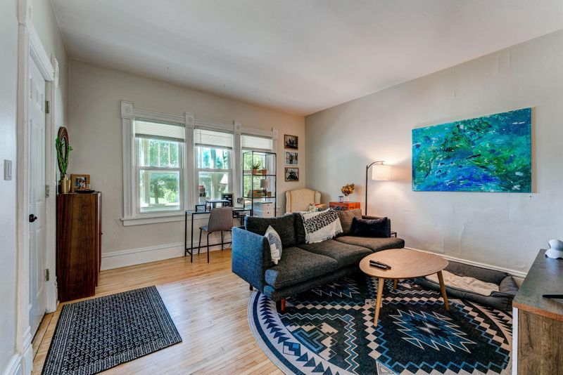 929 Magnolia Ave E, Saint Paul, MN 55106