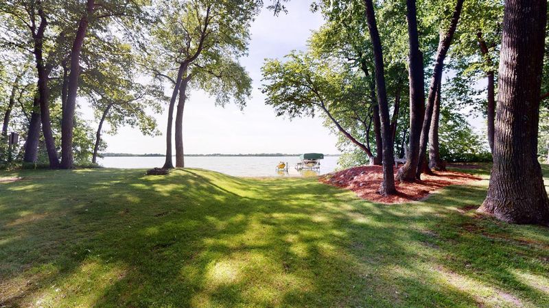 7940 Long Lake Rd, Willmar, MN 56201