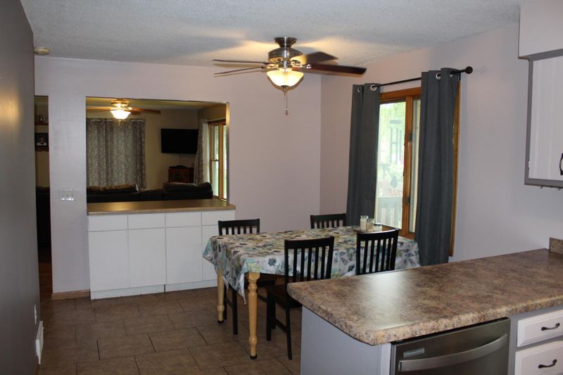 312 4th St NE, Grand Meadow, MN 55936