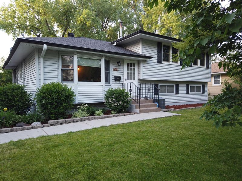 5118 70th Ave N, Brooklyn Center, MN 55429