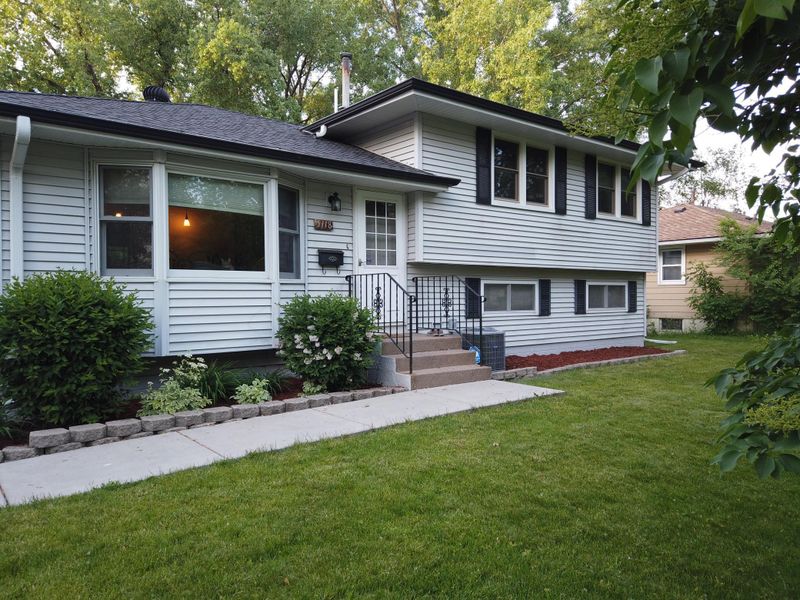 5118 70th Ave N, Brooklyn Center, MN 55429