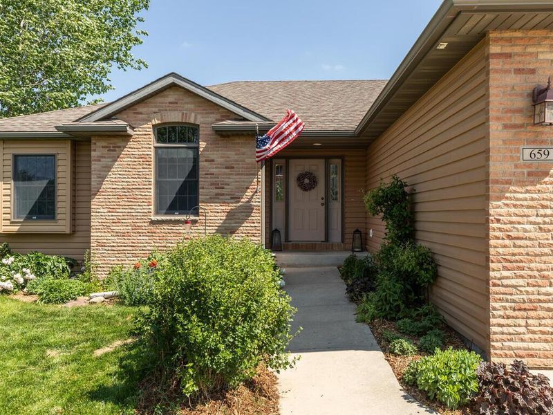 659 12th St NW, Byron, MN 55920