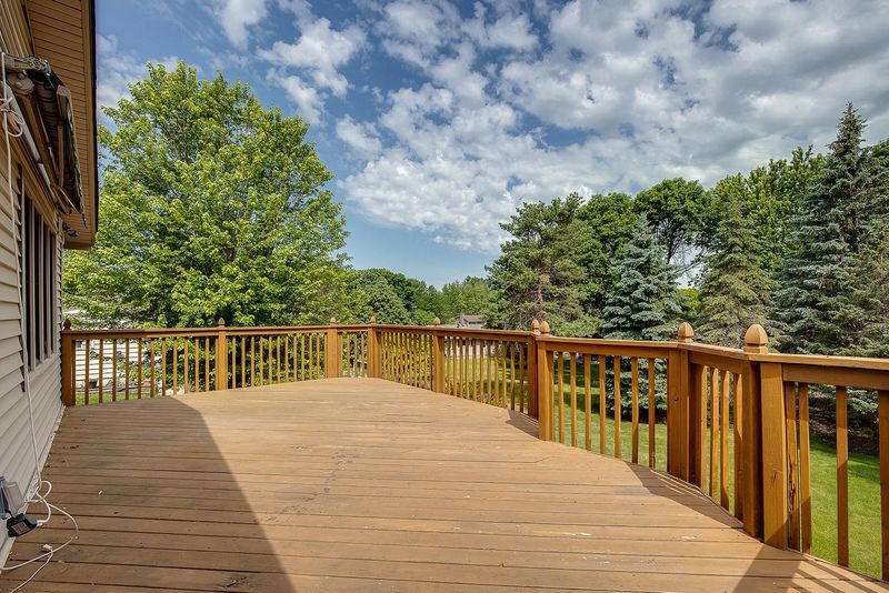 5908 W 101st St, Bloomington, MN 55438