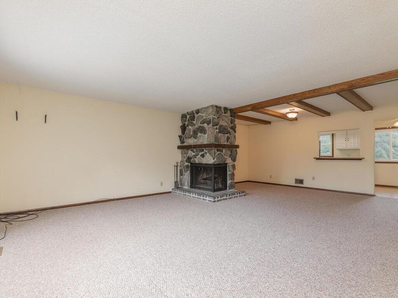 9724 Utica Rd, Bloomington, MN 55437