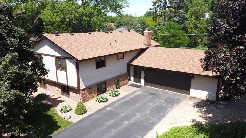 1004 Leisure Ln, Burnsville, MN 55337