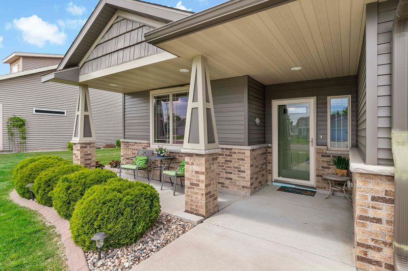 2212 St John Ct, North Mankato, MN 56003