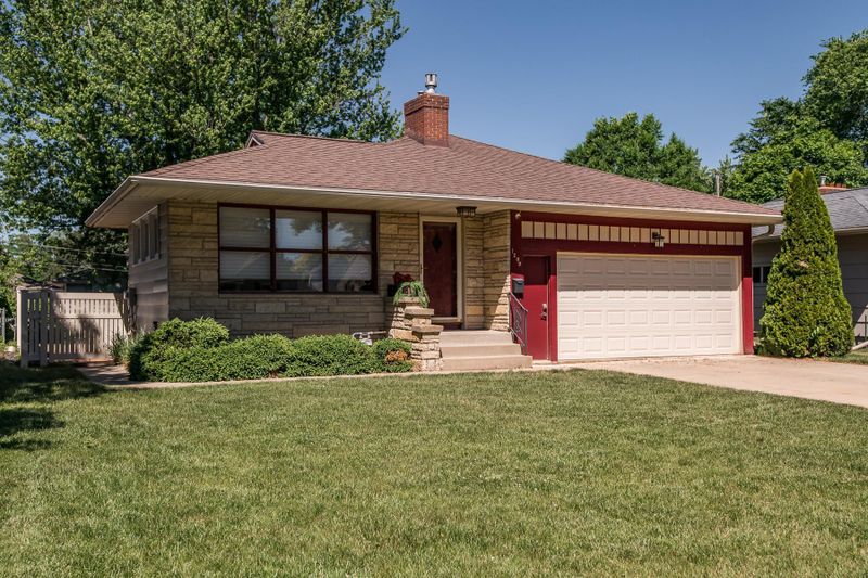 1209 7th Ave NE, Rochester, MN 55906