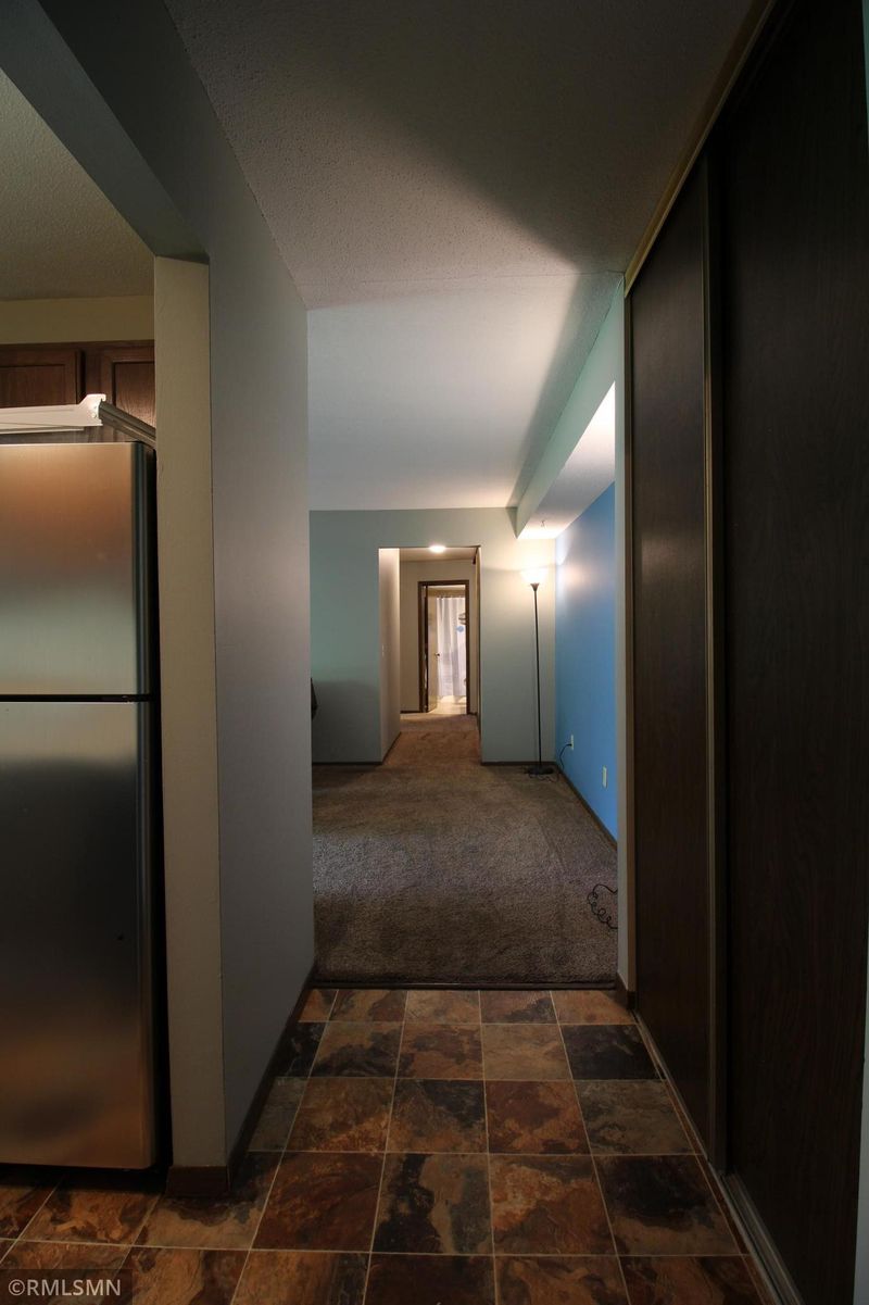 1025 Smetana Rd #2, Hopkins, MN 55343