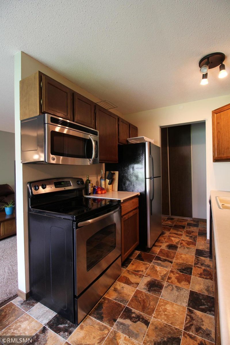 1025 Smetana Rd #2, Hopkins, MN 55343