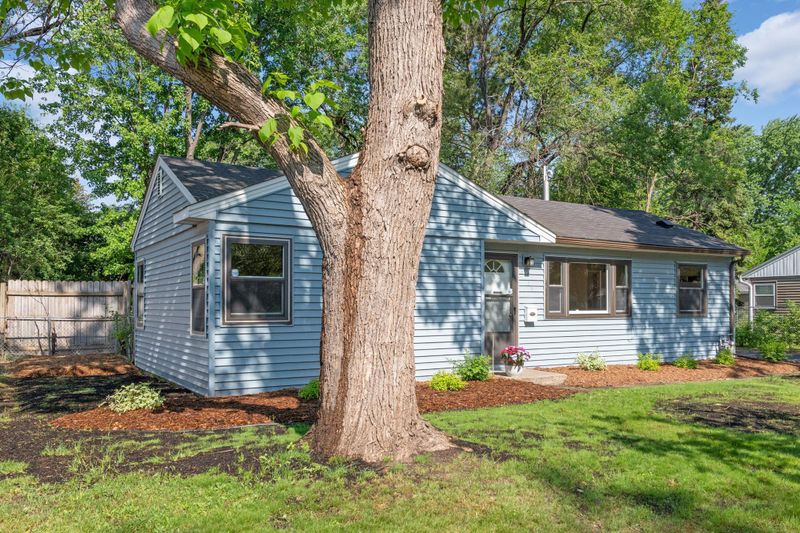8238 12th Ave S, Bloomington, MN 55425