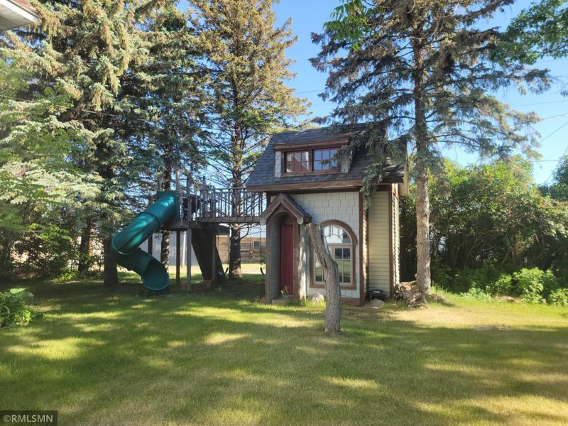 210 Leslie Ave W, Clarissa, MN 56440