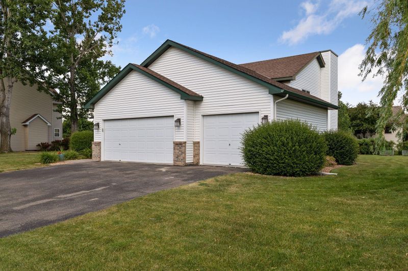 792 Pintail Cir, Waconia, MN 55387