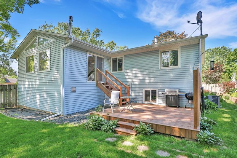 2457 Navajo Rd, North Saint Paul, MN 55109