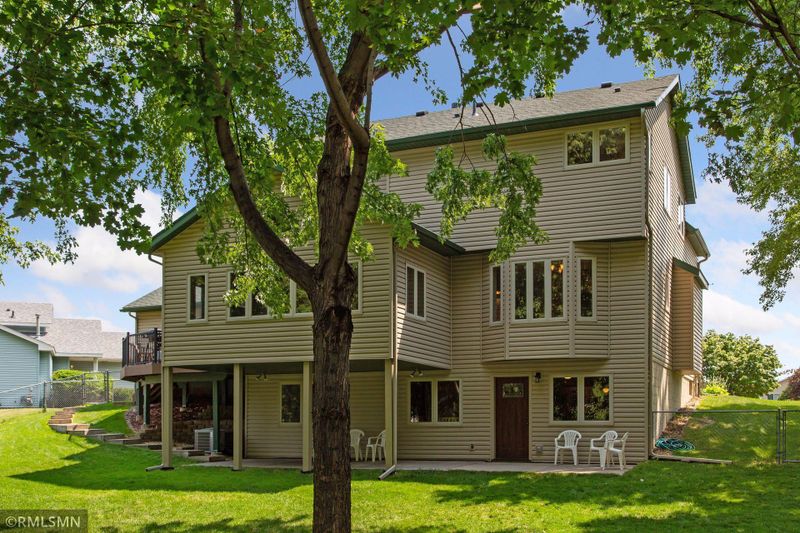 8843 Douglas Ct N, Brooklyn Park, MN 55445