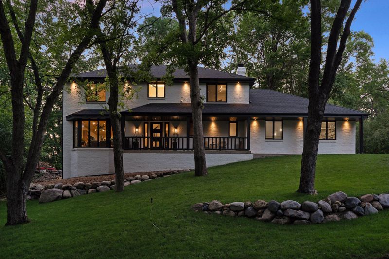 14711 Minnehaha Pl, Wayzata, MN 55391