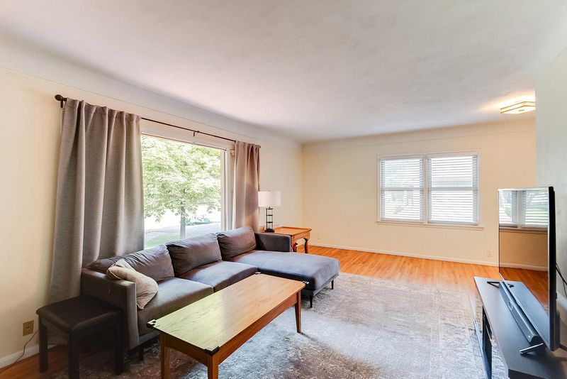 1415 Ryan Ave W, Roseville, MN 55113