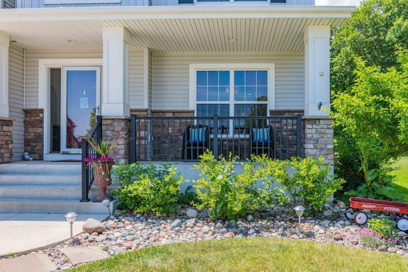 819 Beach Rd, Waconia, MN 55387