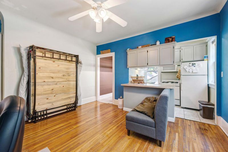 3909 Aldrich Ave S #4, Minneapolis, MN 55409