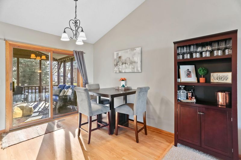 9428 Minnesota Ln N, Maple Grove, MN 55369