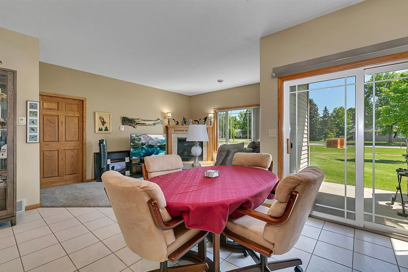 709 Graceview Dr, Saint Joseph, MN 56374