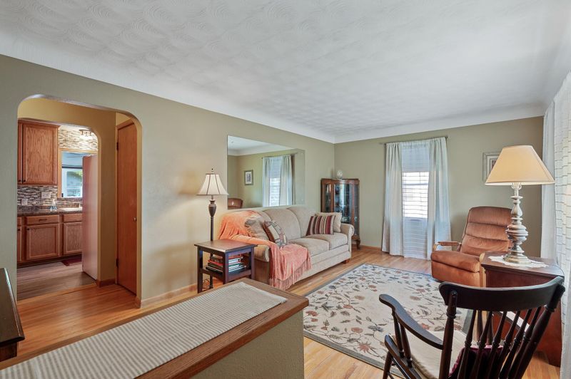 995 Van Buren Ave, Saint Paul, MN 55104