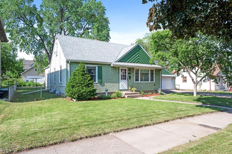 995 Van Buren Ave, Saint Paul, MN 55104