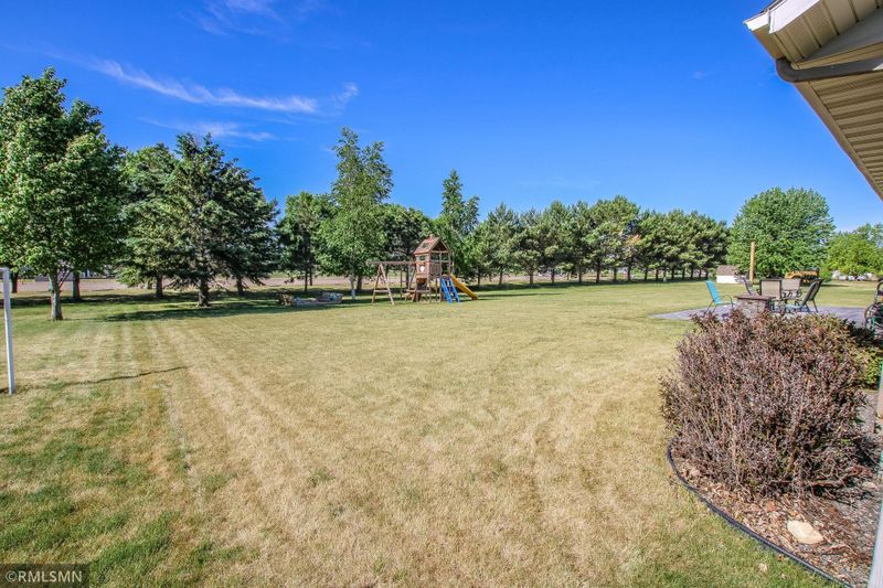 405 W Queen St, Osakis, MN 56360