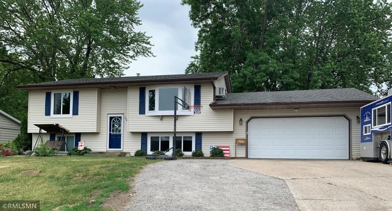 127 Linden Ave E, Winsted, MN 55395