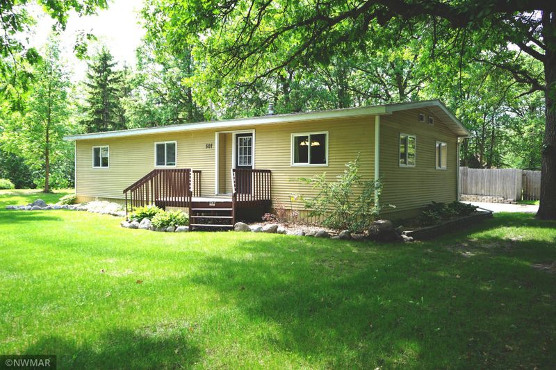 507 9th Ave SE, Roseau, MN 56751
