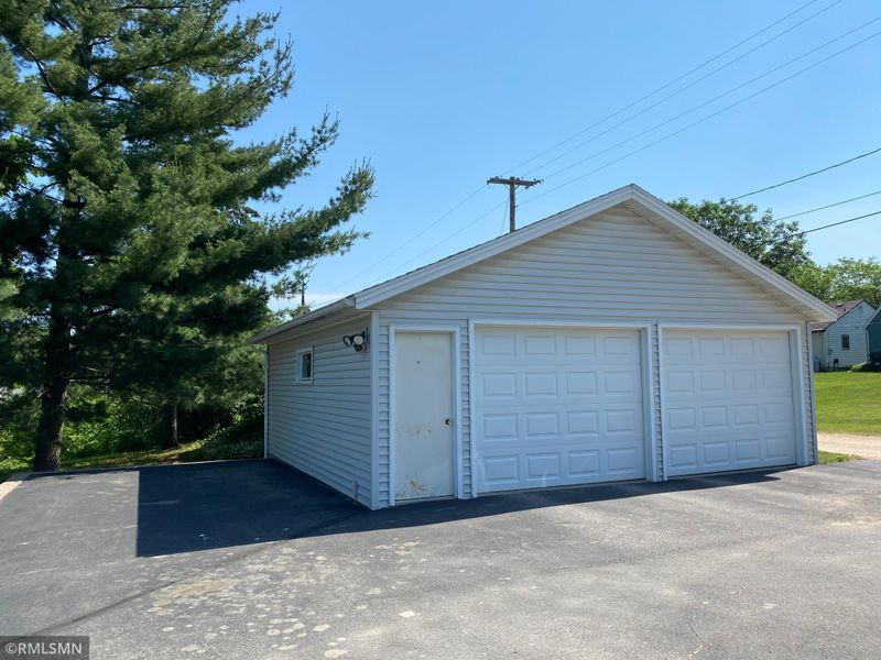 123 N 3rd St, Le Sueur, MN 56058