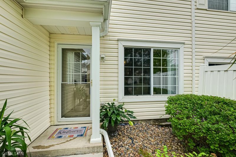 13223 Bush Ln, Eden Prairie, MN 55347