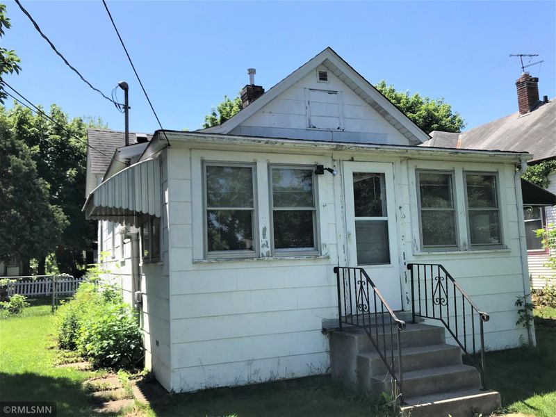 831 Magnolia Ave E, Saint Paul, MN 55106