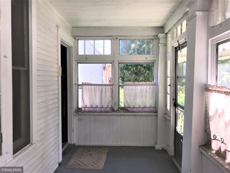831 Magnolia Ave E, Saint Paul, MN 55106