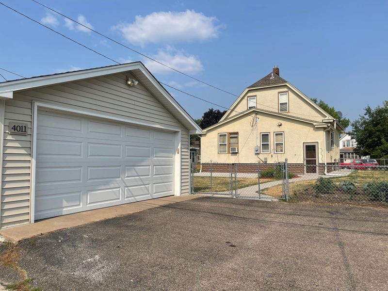 4011 Bryant Ave N, Minneapolis, MN 55412