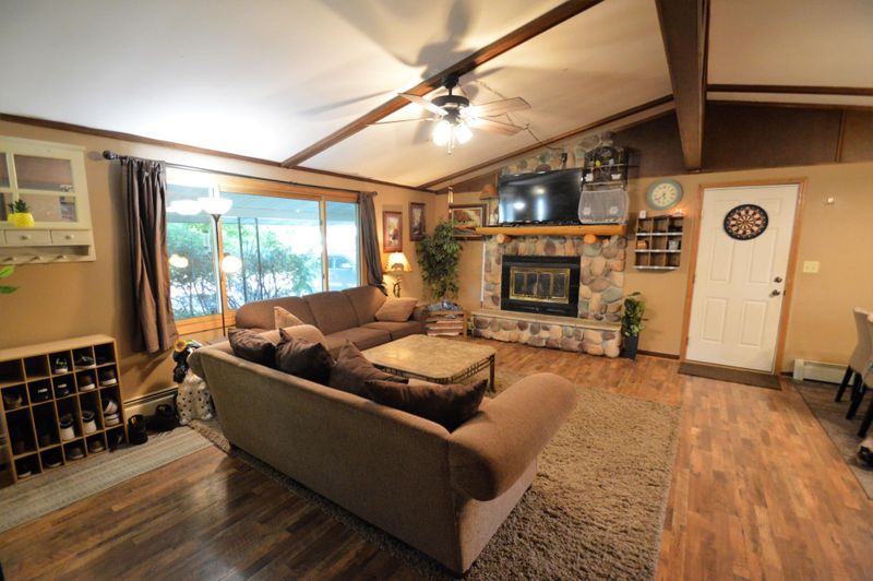 521 10th Ave NW, Waseca, MN 56093