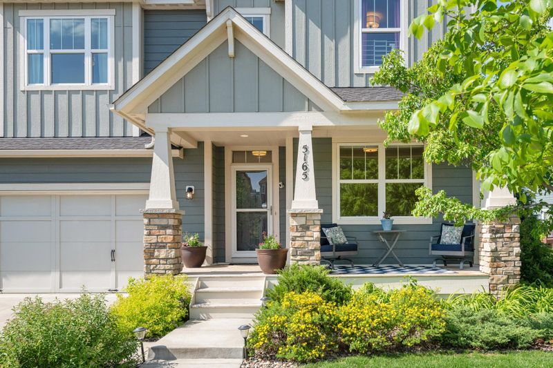 5165 159th St W, Apple Valley, MN 55124