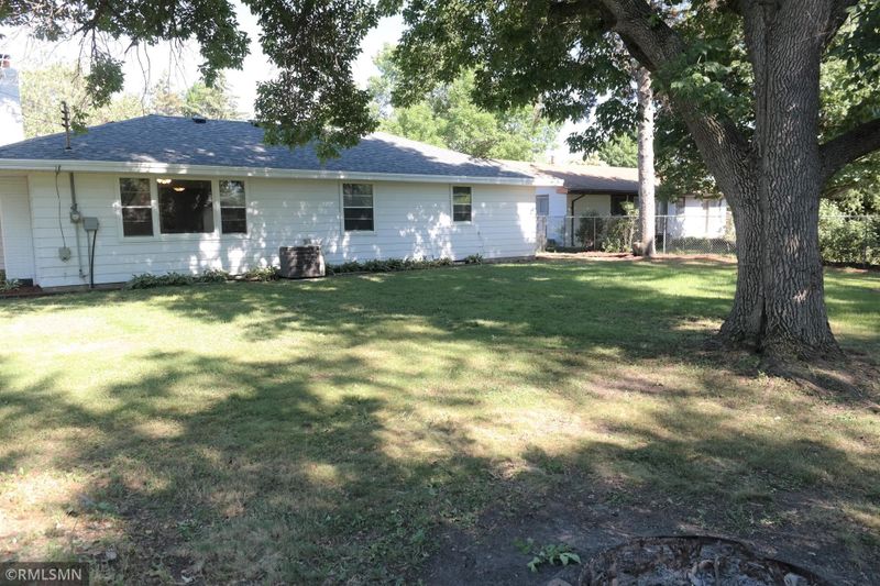 8476 Hyde Ave S, Cottage Grove, MN 55016