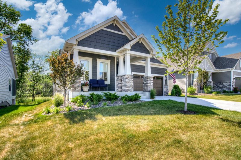 5880 Ayrshire Ln, Excelsior, MN 55331