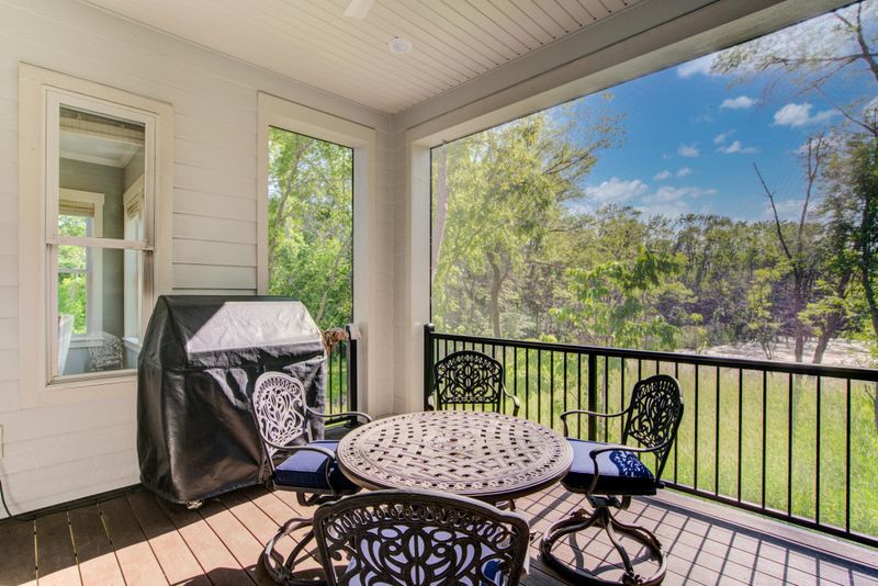 5880 Ayrshire Ln, Excelsior, MN 55331